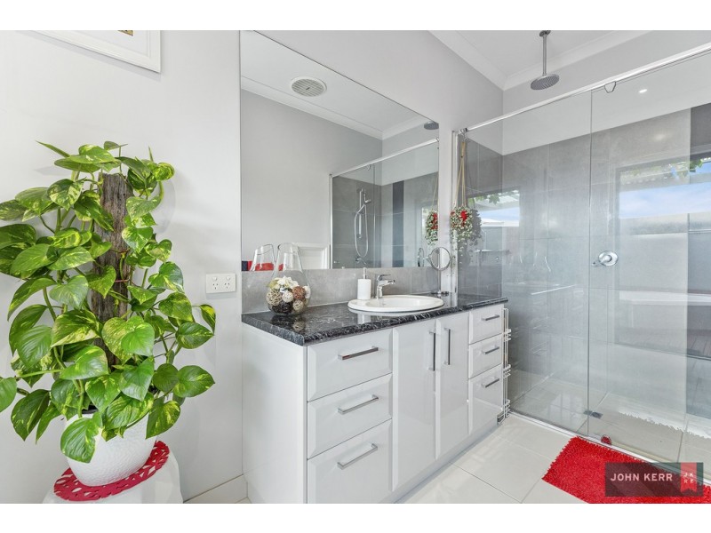 10 Montane Boulevard, Newborough VIC 3825