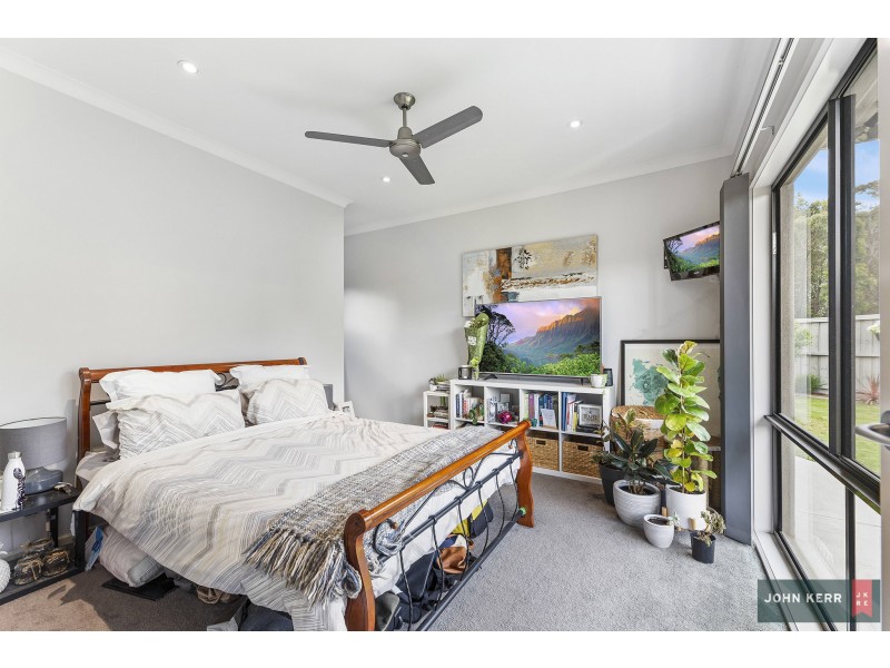10 Montane Boulevard, Newborough VIC 3825