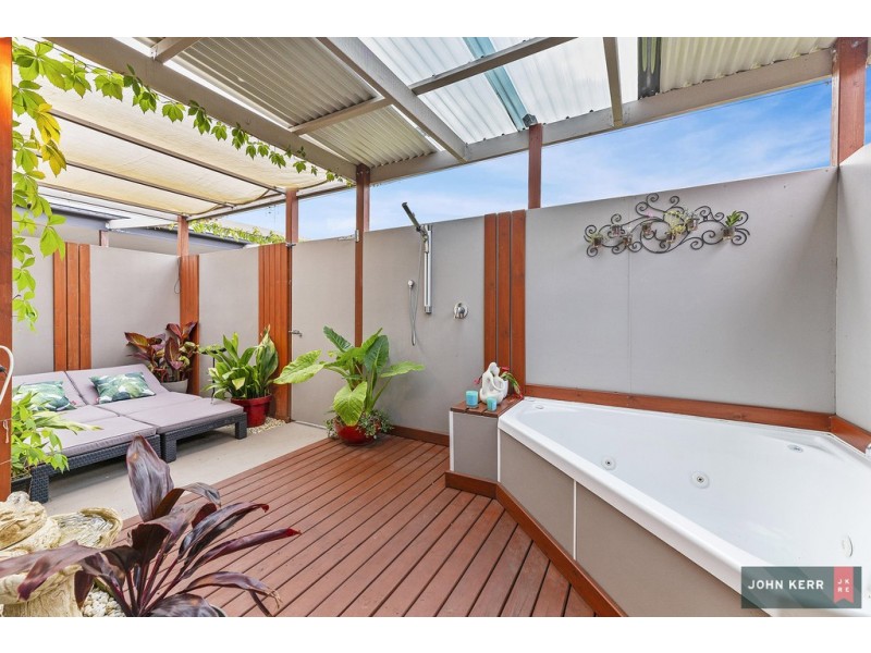 10 Montane Boulevard, Newborough VIC 3825