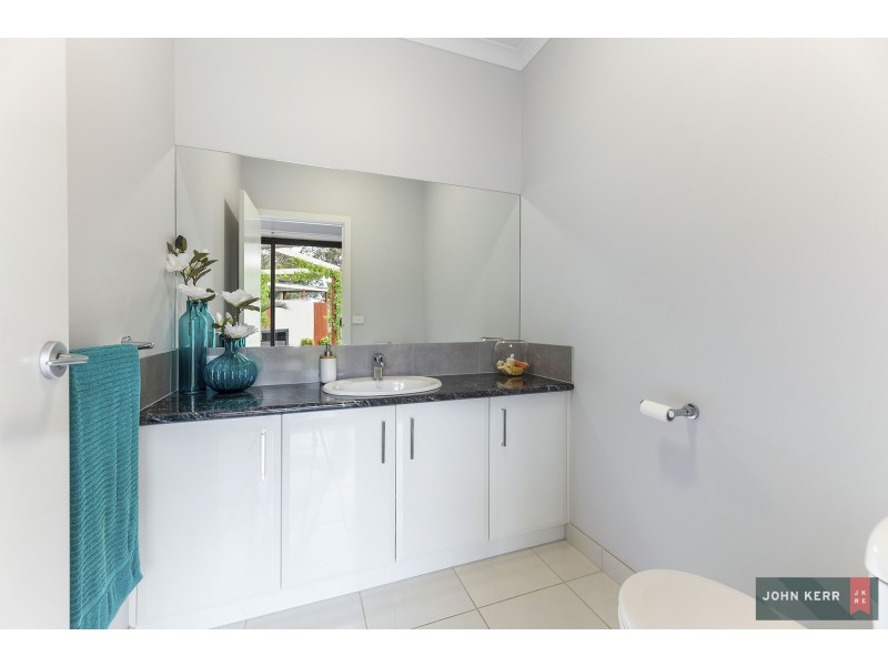 10 Montane Boulevard, Newborough VIC 3825