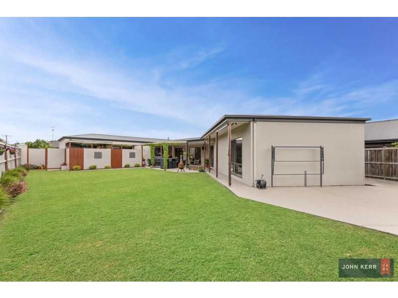 10 Montane Boulevard, Newborough VIC 3825