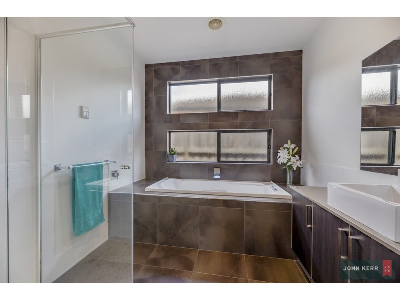 28 Davey Drive, Trafalgar VIC 3824