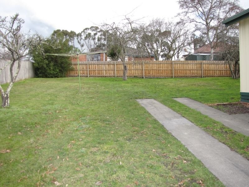 2/6 Venice Street, Newborough VIC 3825