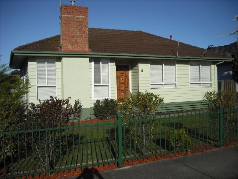 19 Kent Street, Moe VIC 3825