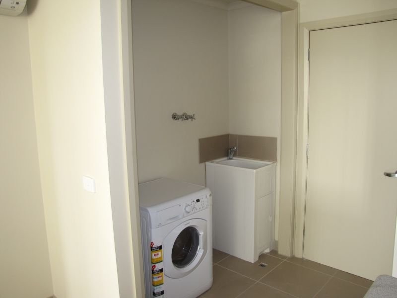 1 Ollerton Avenue, Newborough VIC 3825
