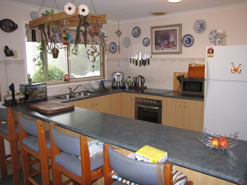 56 Yasmin Drive, Hernes Oak VIC 3825