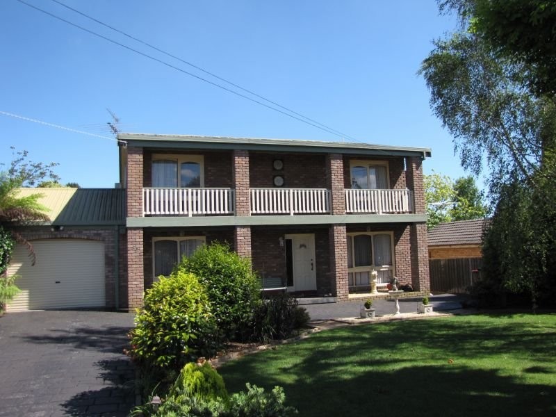 24 Lisle Street, Moe VIC 3825