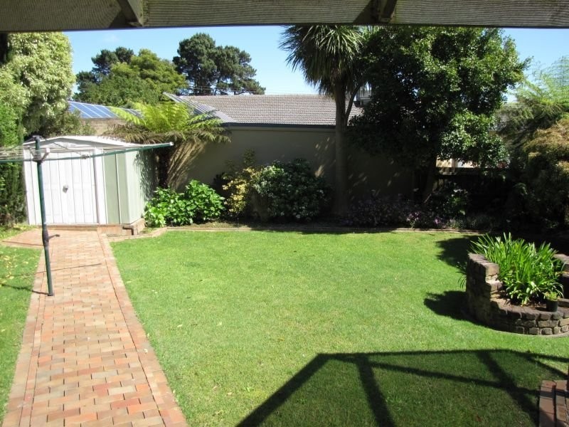 24 Lisle Street, Moe VIC 3825