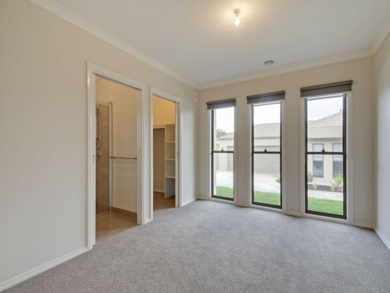 23-25 Central Avenue, Newborough VIC 3825