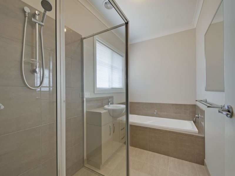 23-25 Central Avenue, Newborough VIC 3825