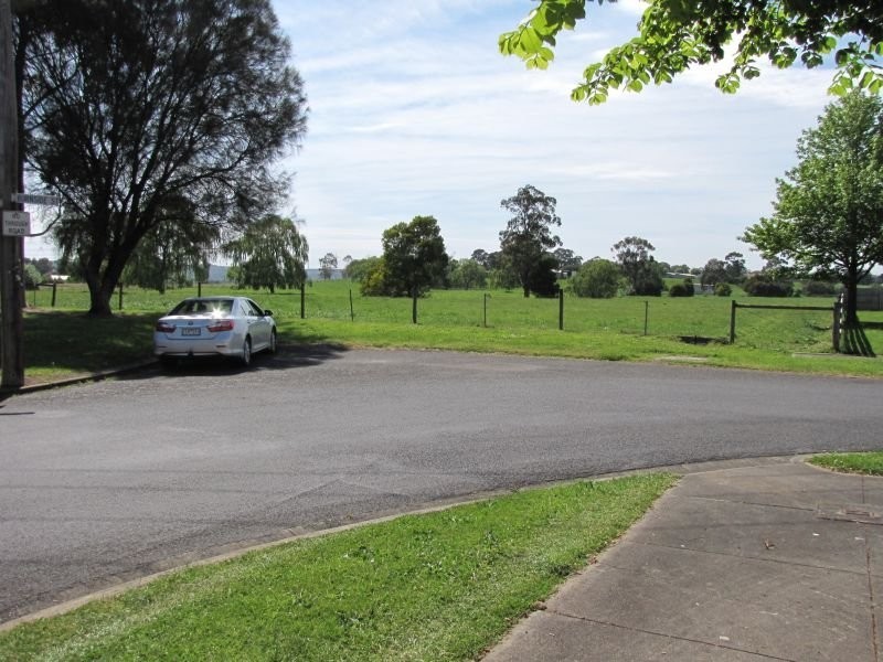 2/2 Hunter Street, Moe VIC 3825