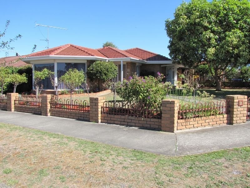 11 Barton Street, Newborough VIC 3825