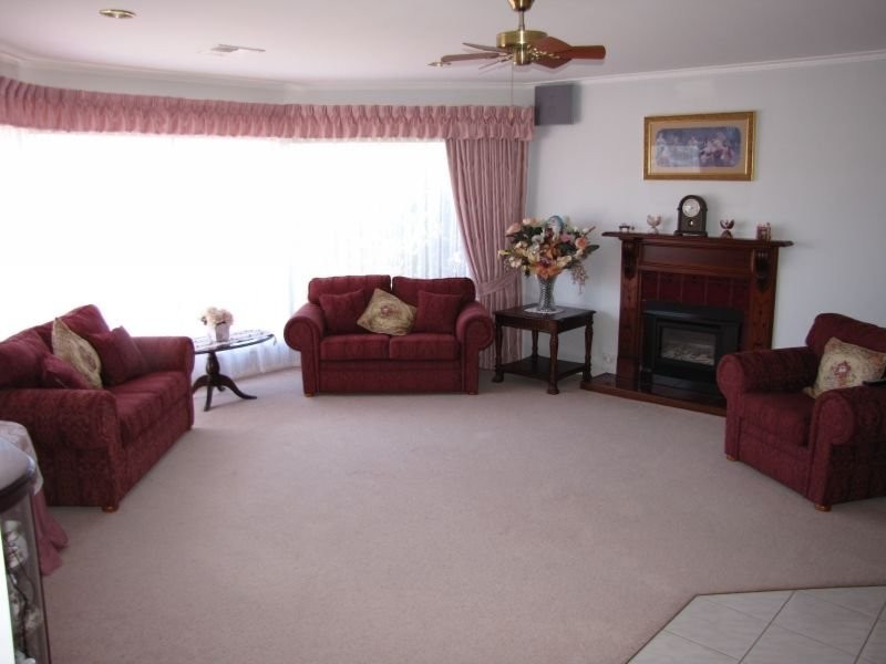 11 Barton Street, Newborough VIC 3825