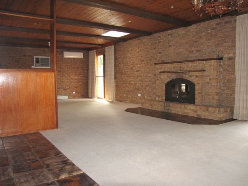 4 Alpha Court, Moe VIC 3825