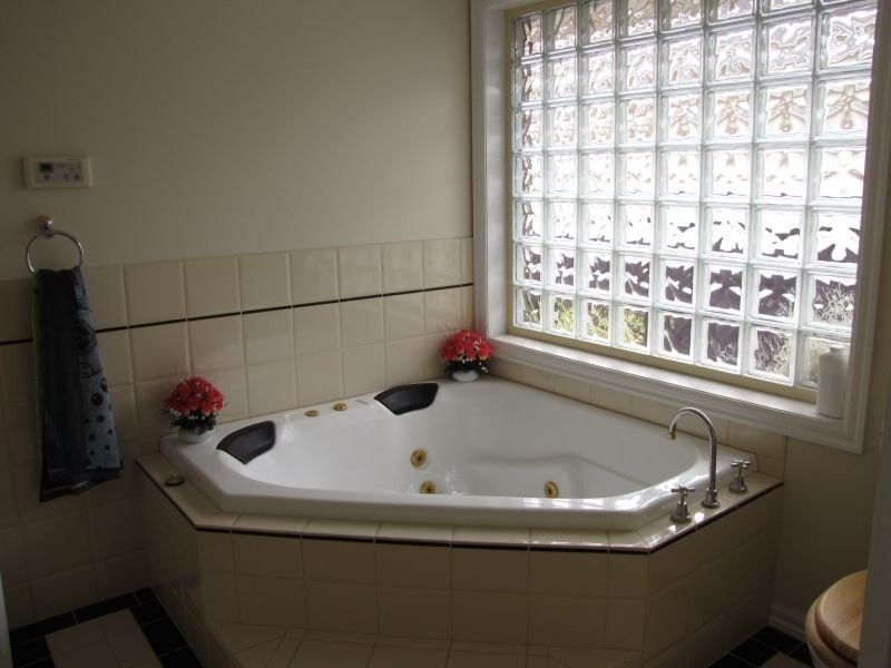 15 Wirrana Drive, Moe VIC 3825