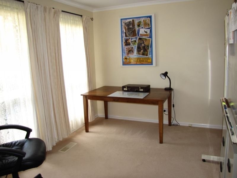 15 Wirrana Drive, Moe VIC 3825