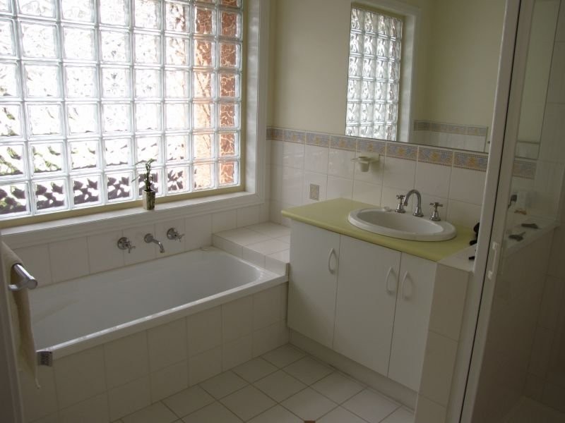 15 Wirrana Drive, Moe VIC 3825