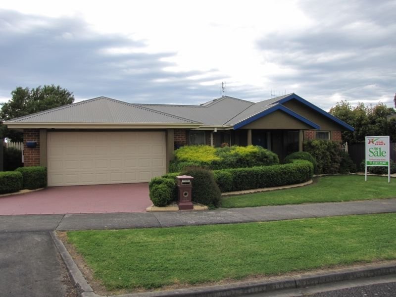 15 Wirrana Drive, Moe VIC 3825