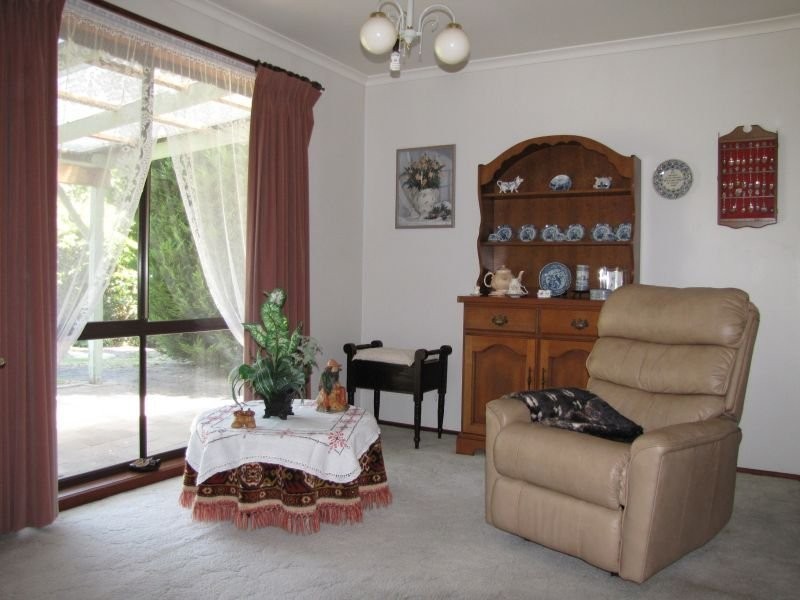 10 Gibson Street, Moe VIC 3825