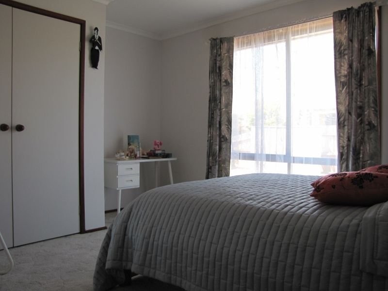 10 Gibson Street, Moe VIC 3825