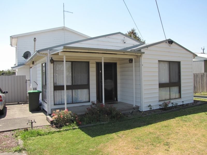 6 Malnham Crescent, Newborough VIC 3825