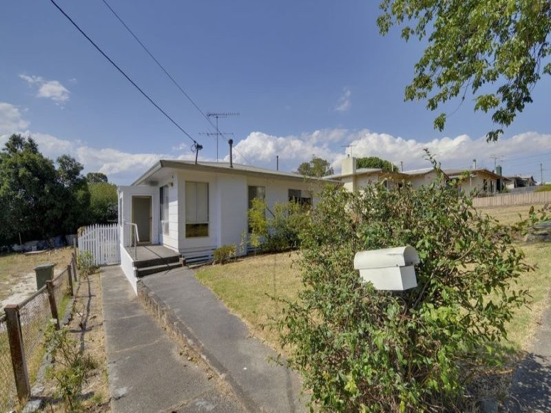 9 Lincoln Street, Moe VIC 3825