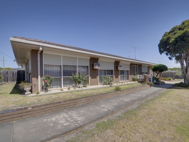 6 Saxtons Drive, Moe VIC 3825