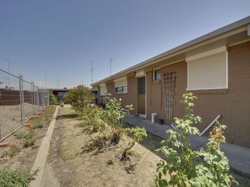 6 Saxtons Drive, Moe VIC 3825