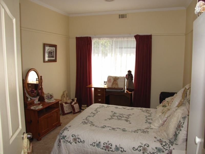 69 Vale Street, Moe VIC 3825