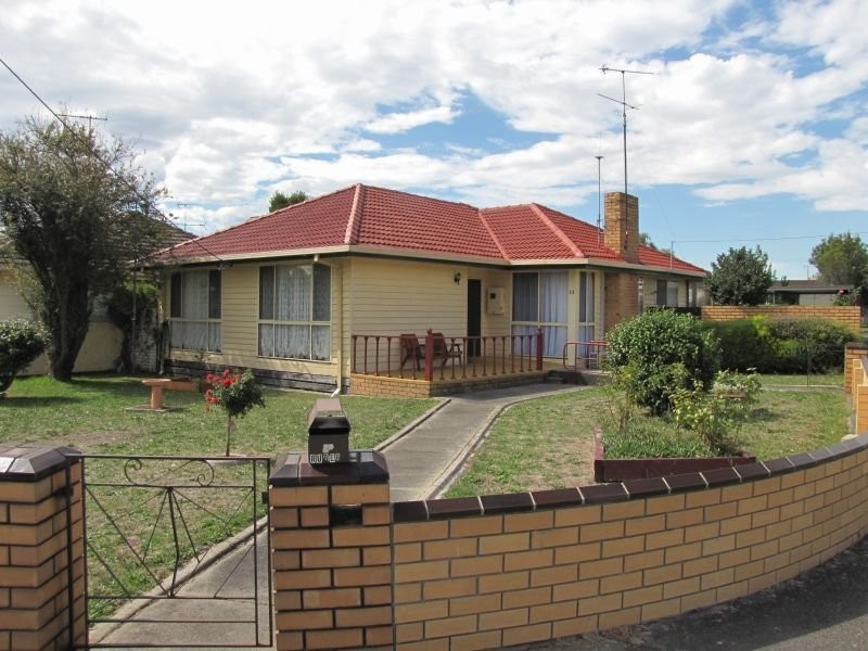 33 Rubery Street, Moe VIC 3825