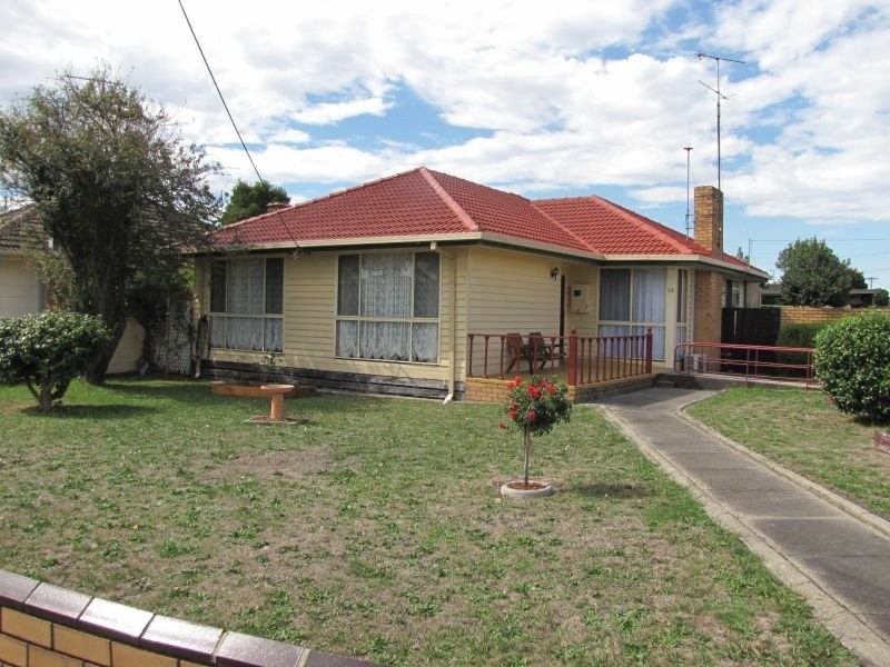 33 Rubery Street, Moe VIC 3825