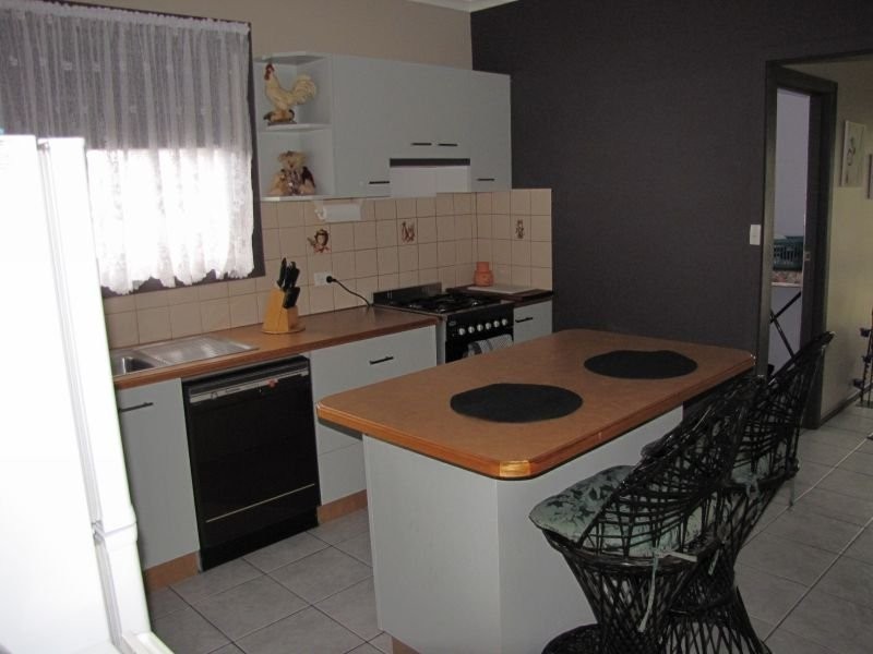 37 Alexander Avenue, Moe VIC 3825