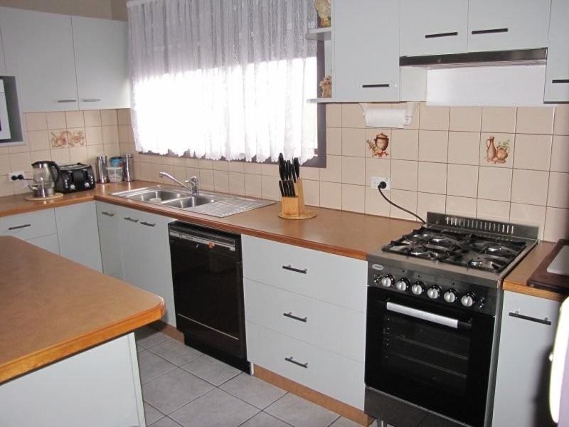 37 Alexander Avenue, Moe VIC 3825