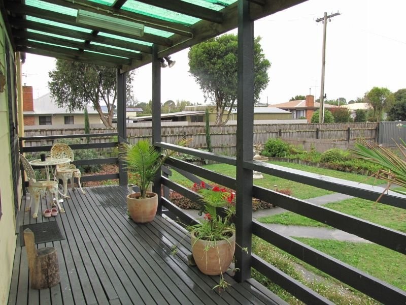 37 Alexander Avenue, Moe VIC 3825