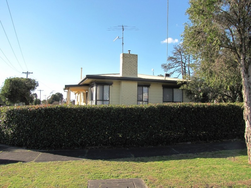 37 Alexander Avenue, Moe VIC 3825