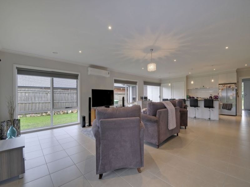 19 Hawker Street, Moe VIC 3825