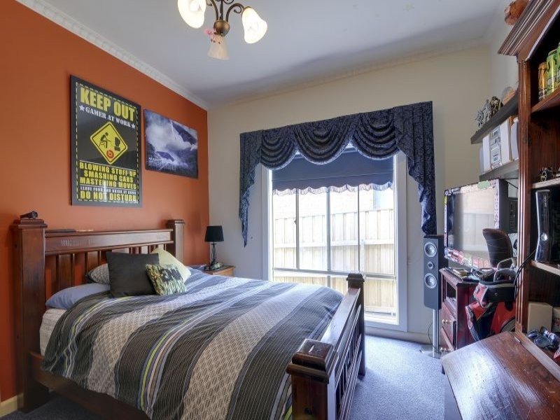 20 Central Avenue, Newborough VIC 3825