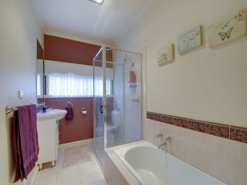 20 Central Avenue, Newborough VIC 3825