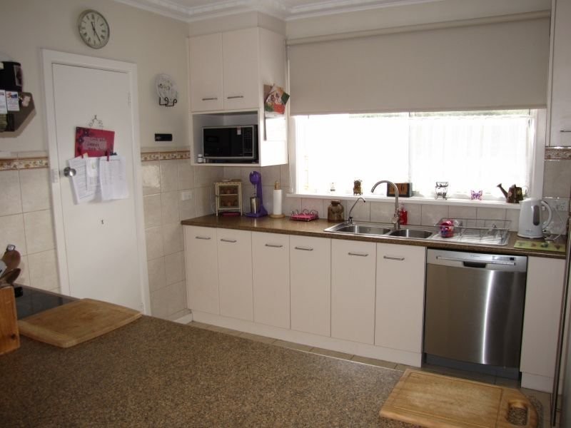 8 Kandra Road, Moe South VIC 3825