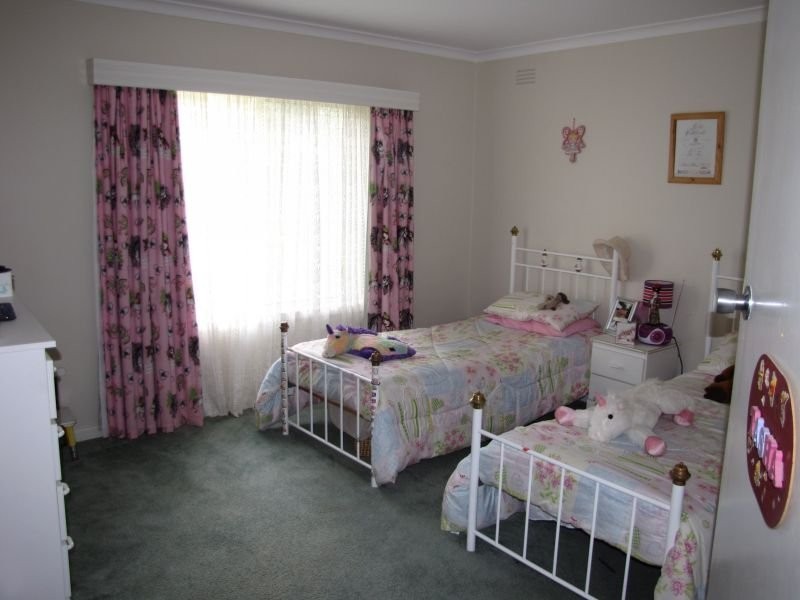 8 Kandra Road, Moe South VIC 3825