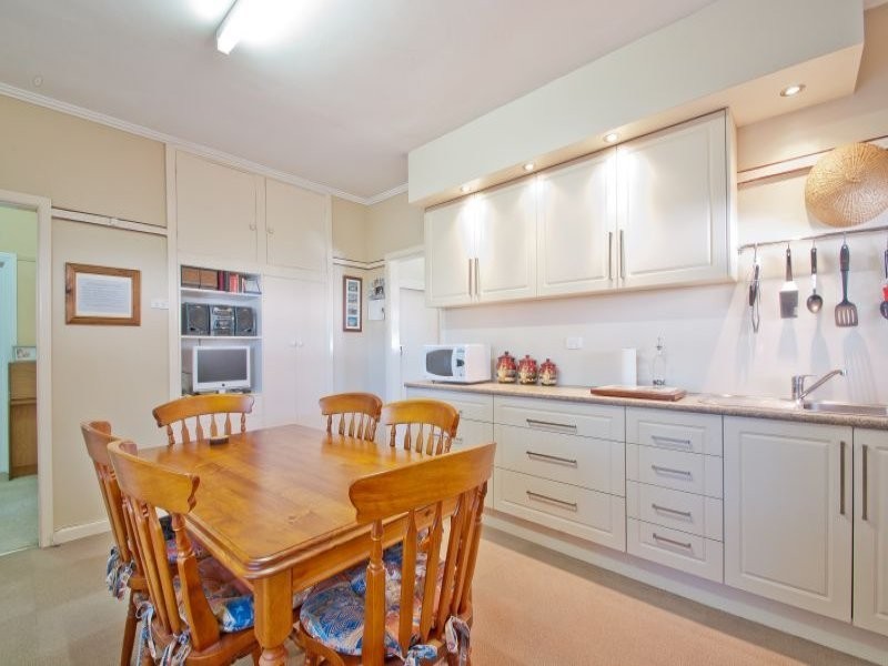 18 Vale Street, Moe VIC 3825