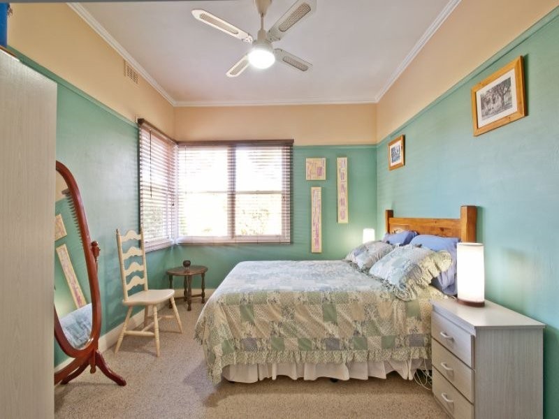 18 Vale Street, Moe VIC 3825
