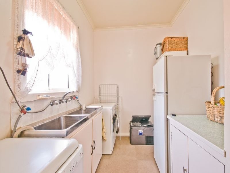 18 Vale Street, Moe VIC 3825