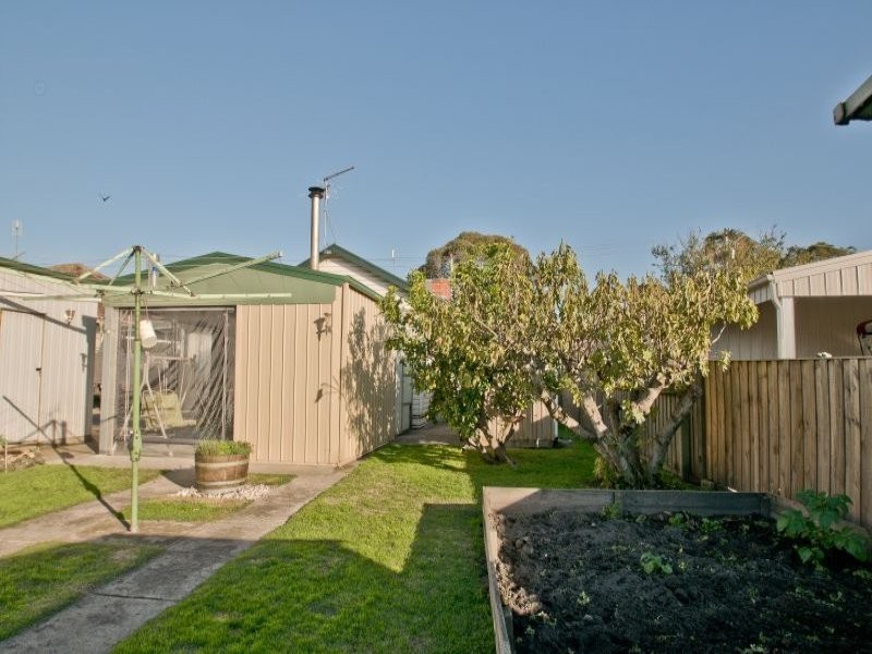 18 Vale Street, Moe VIC 3825