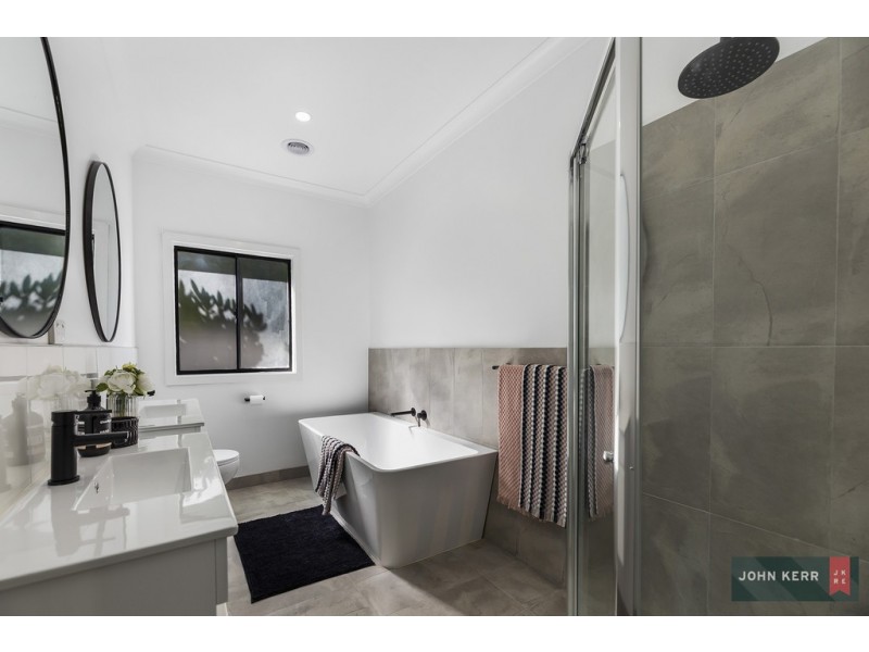 16 Trent Street, Newborough VIC 3825