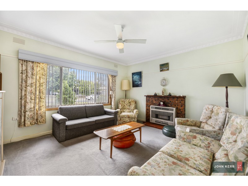 84 Hennessey Street, Moe VIC 3825