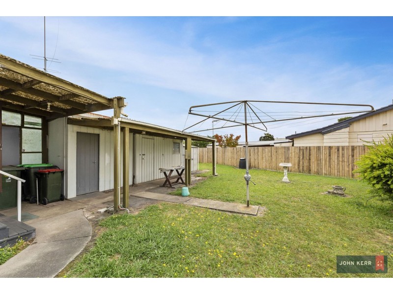 84 Hennessey Street, Moe VIC 3825