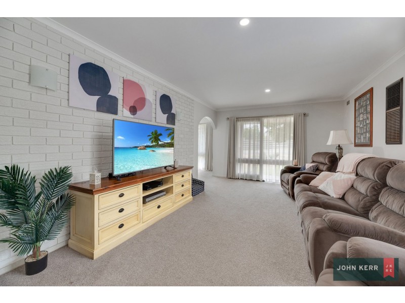4 Belvedere Court, Newborough VIC 3825