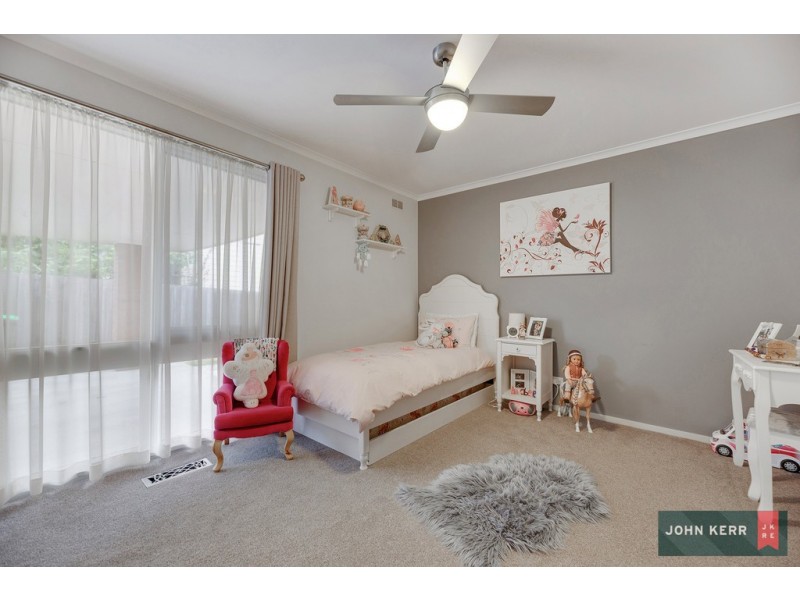 4 Belvedere Court, Newborough VIC 3825