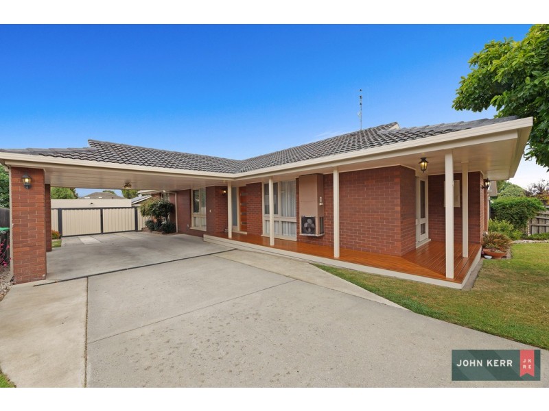 4 Belvedere Court, Newborough VIC 3825